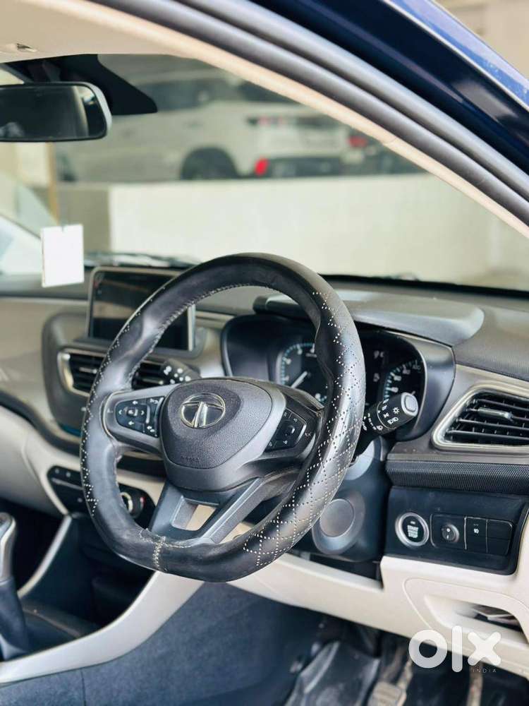 Tata Altroz Xz Diesel 2025  25k Km  1st Owner  Excellent Condition
