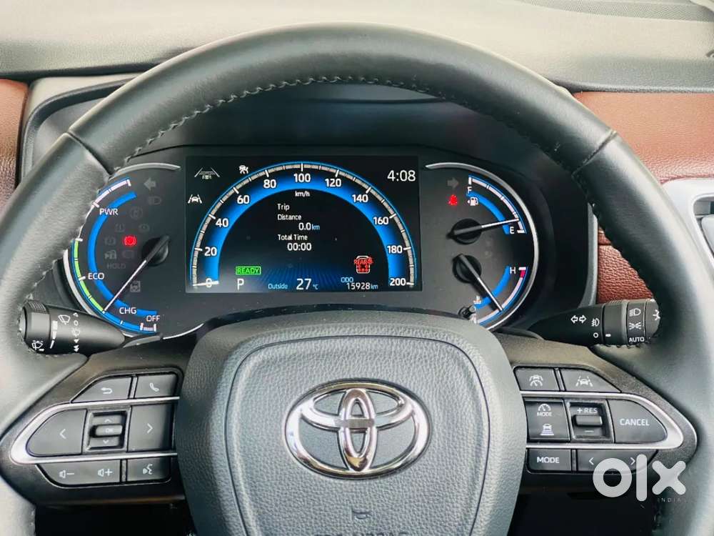 Toyota Innova Hycross 2.0 Zx (o) Hybrid 7 Str, 2025, Petrol