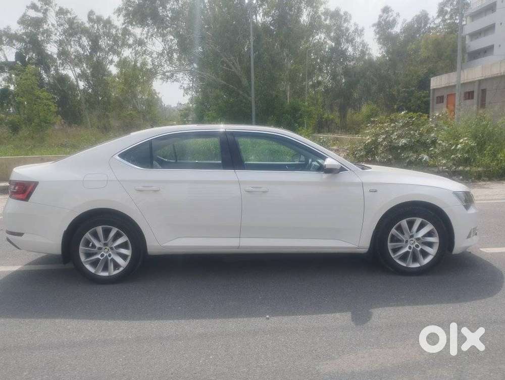 Skoda Superb Lk 1.8 Tsi At, 2017, Petrol