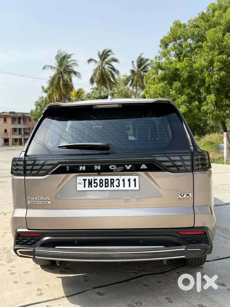 Toyota Innova Hycross 2.0 Vx (o) Hybrid 7 Str, 2025, Petrol
