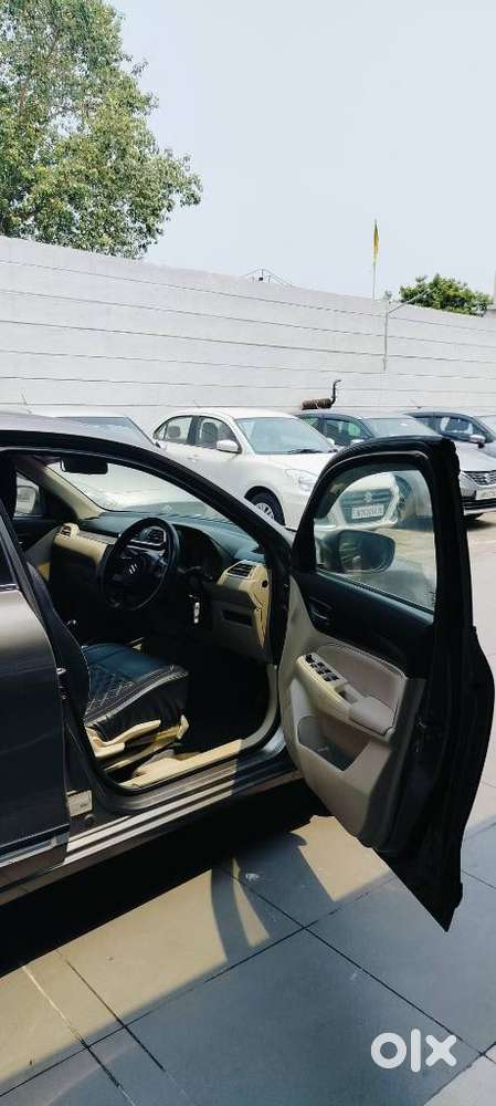 Maruti Suzuki Dzire Vxi Ags, 2022, Petrol