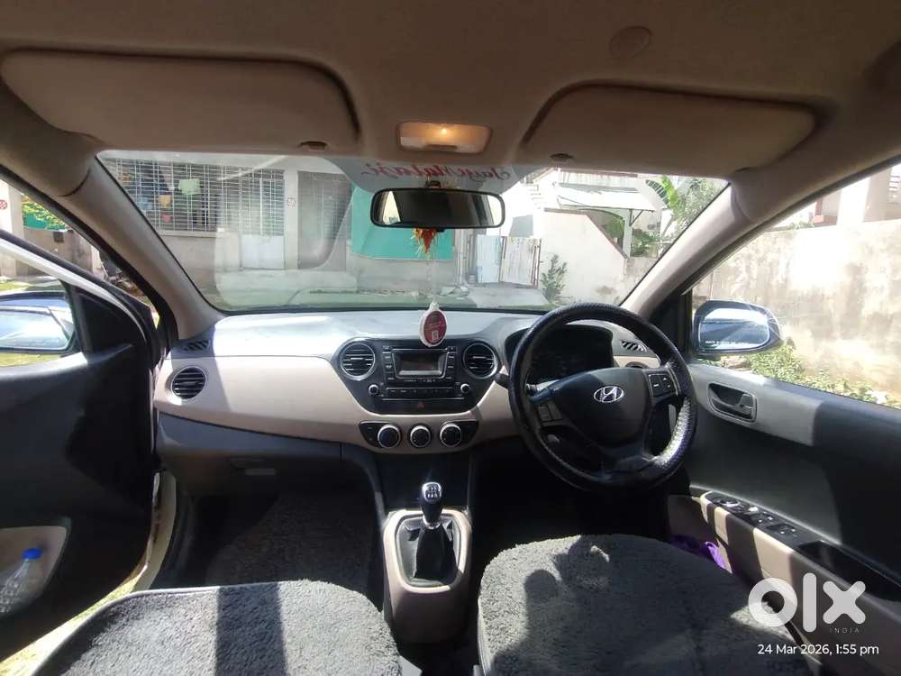 Hyundai Xcent 2016 (price 3,50,000)