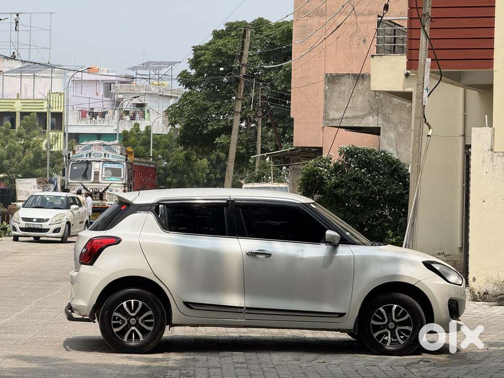 Maruti Suzuki Swift Vxi Optional, 2018, Petrol