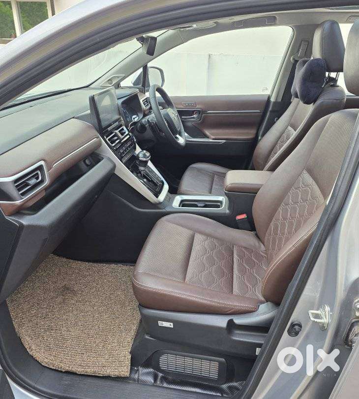 Toyota Innova Hycross 2.0 Zx (o) Hybrid 7 Str, 2023, Petrol