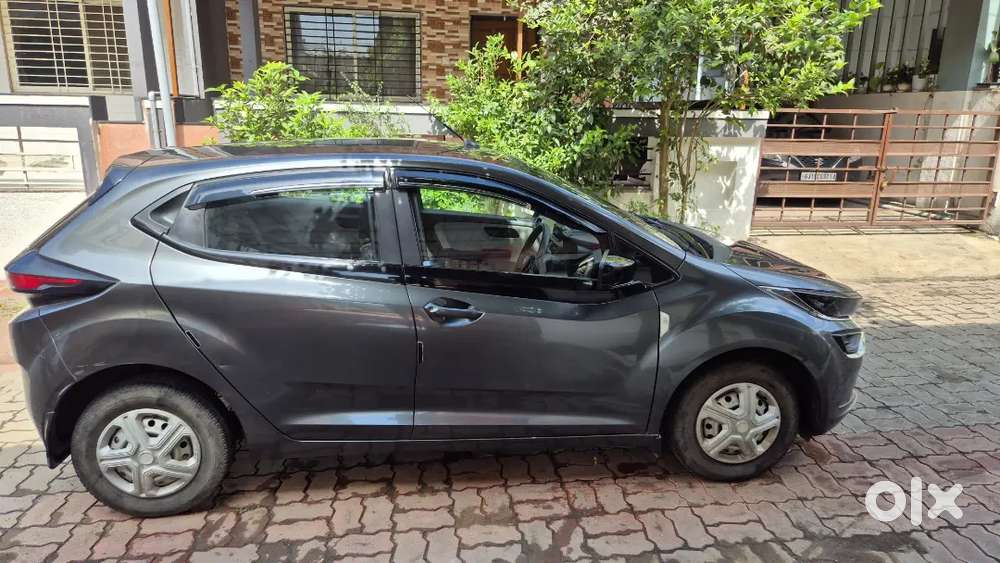 Tata Altroz 2023 Petrol Well Maintained. Only Highway Drive.