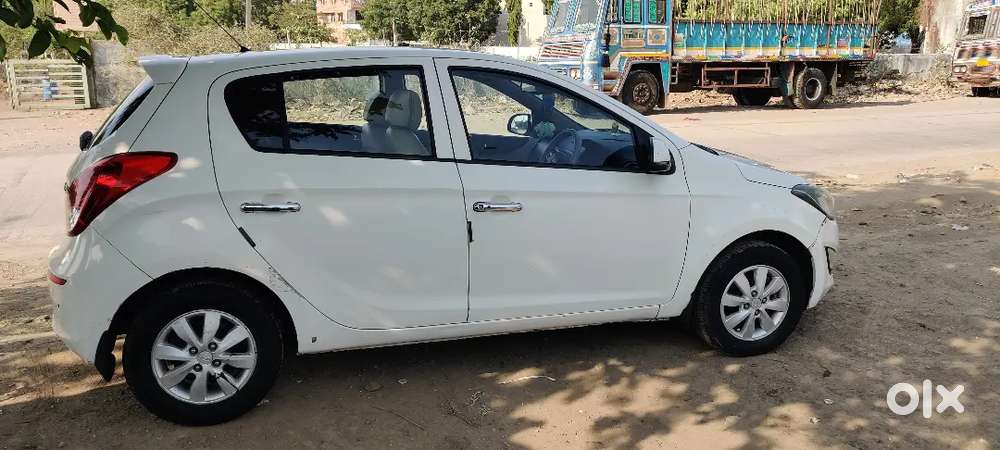 Hyundai I20 2012 Asta Top Modal Diesel Well Maintained