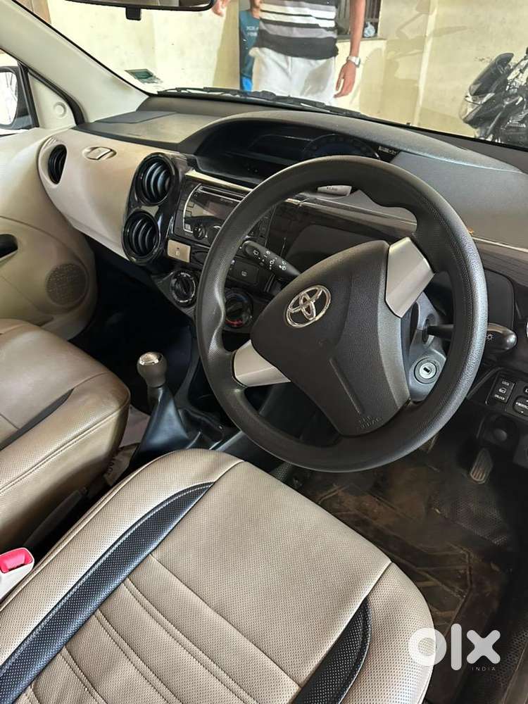Toyota Etios Liva 2017 Petrol Well Maintained