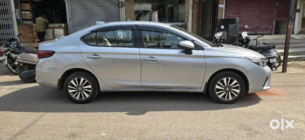 Honda City 1.5 V 2024