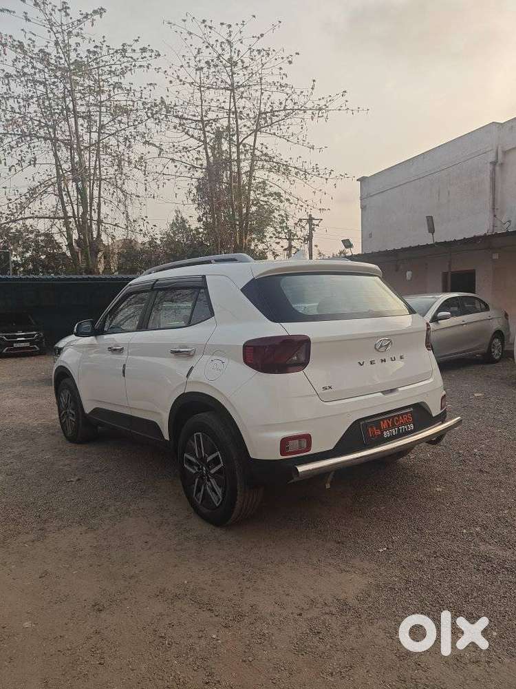 Hyundai Venue Sx Mt, 2021, Diesel