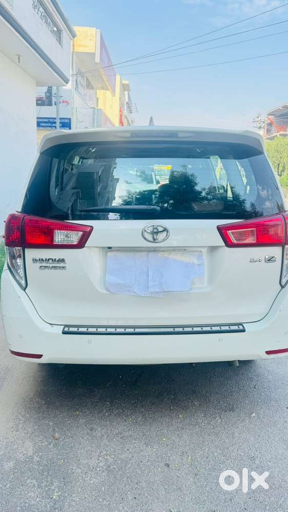 Toyota Innova Crysta 2.4zx 2022
