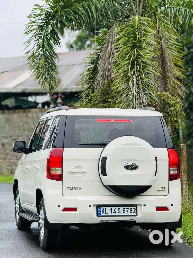 Mahindra Tuv 300