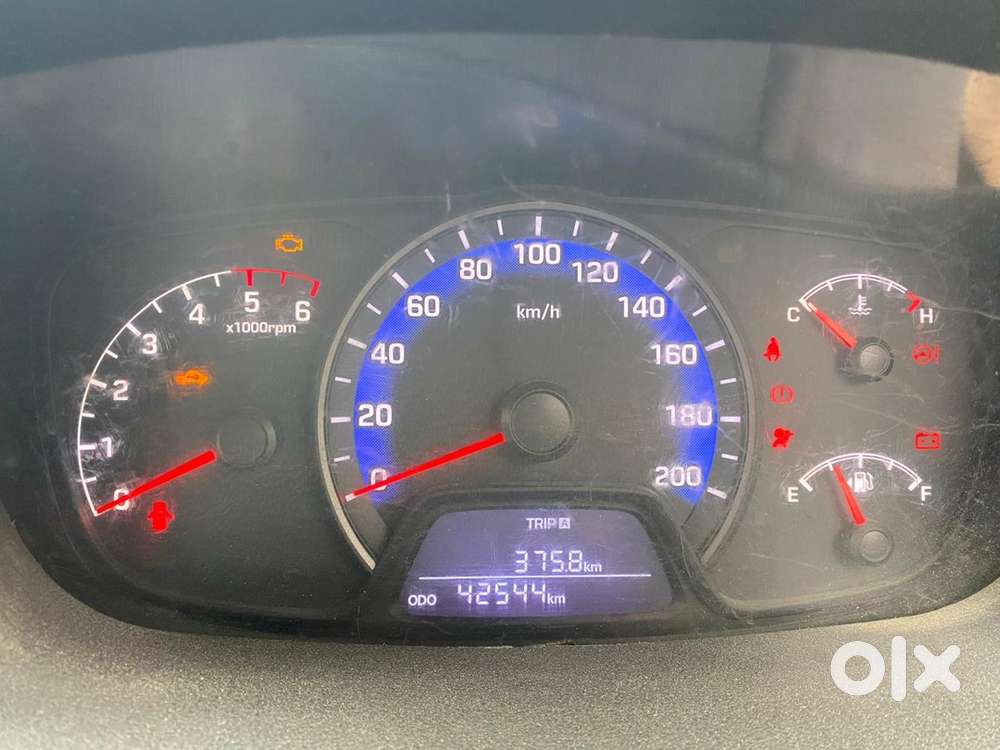 Top Model Hyundai Xcent Diesel 2018 White