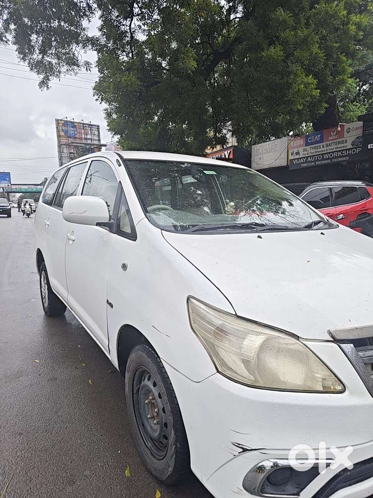 Toyota Innova 2.5 V Diesel 8-seater, 2006, Diesel