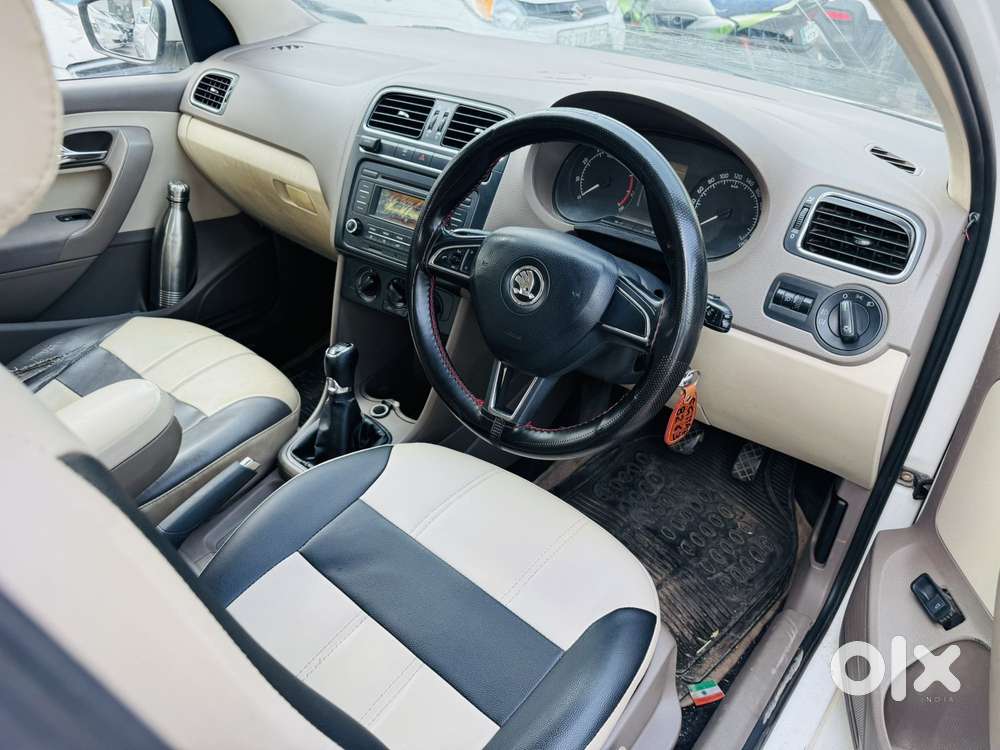 Skoda Rapid 1.6 Mpi Ambition, 2015, Petrol