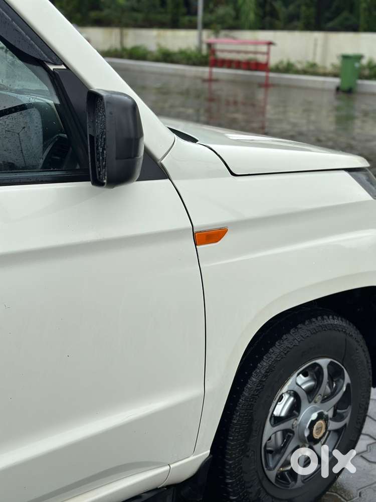 Mahindra Tuv 300 Plus 2019
