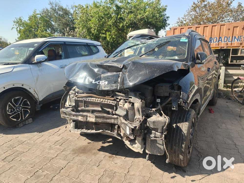 Kia Sonet 1 Petrol 39000 Km Driven