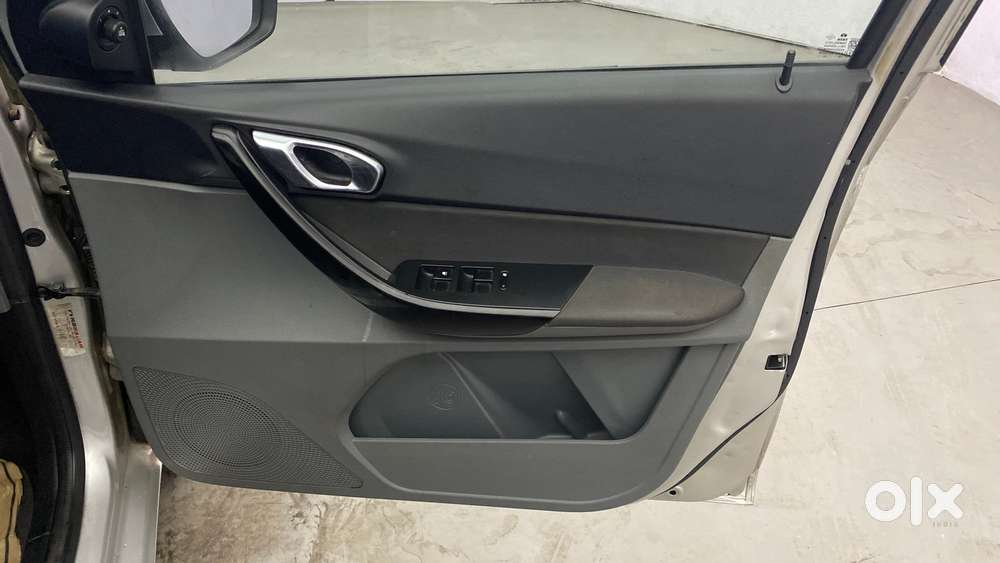 Tata Tigor Xza, 2018, Petrol