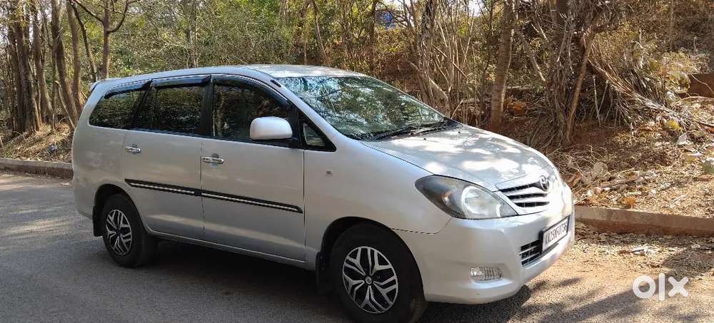 Toyota Innova 2011