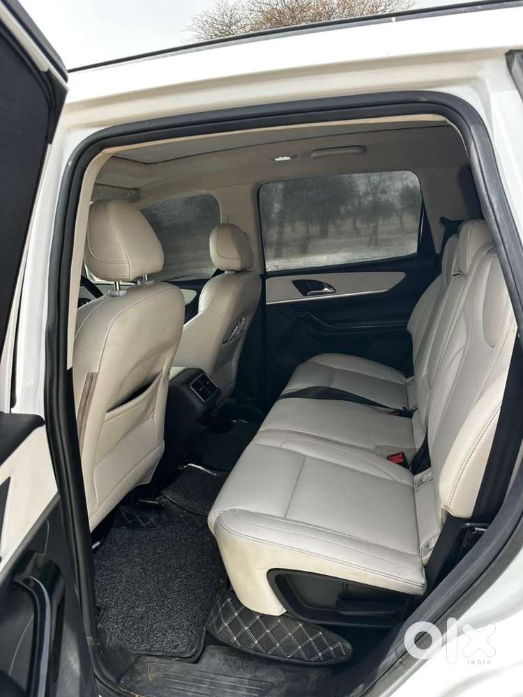 Mahindra Xuv700 Diesel Auto 2024 1st Owner
