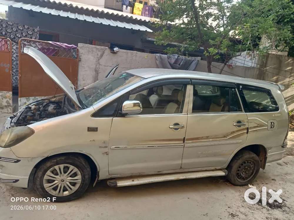 Toyota Innova 230000 Km Driven