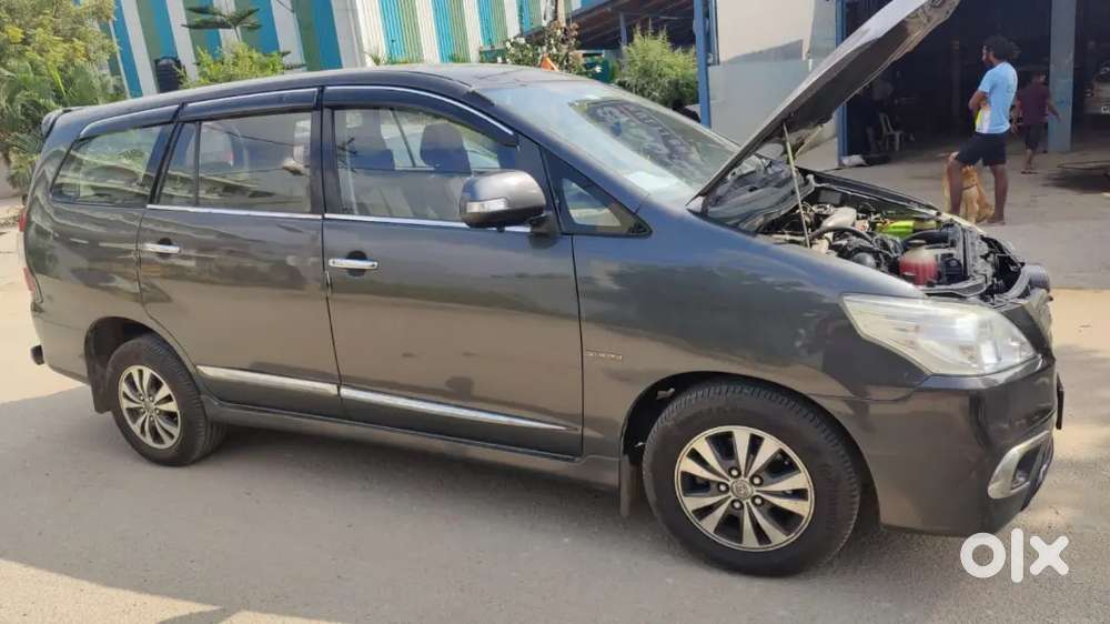 Toyota Innova 2.5 V 8 Str Diesel 2015
