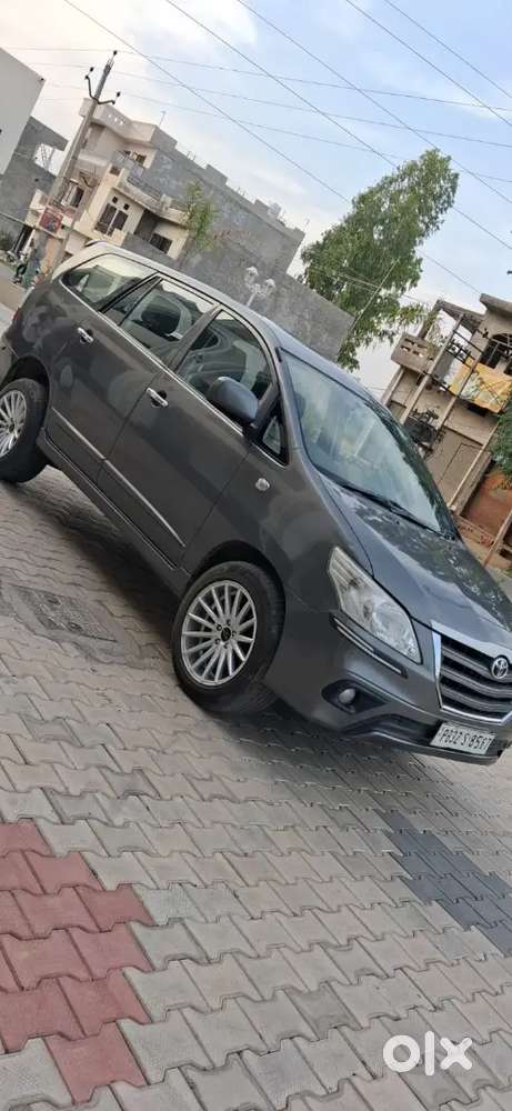Toyota Innova 2014 Diesel 110000 Km Driven