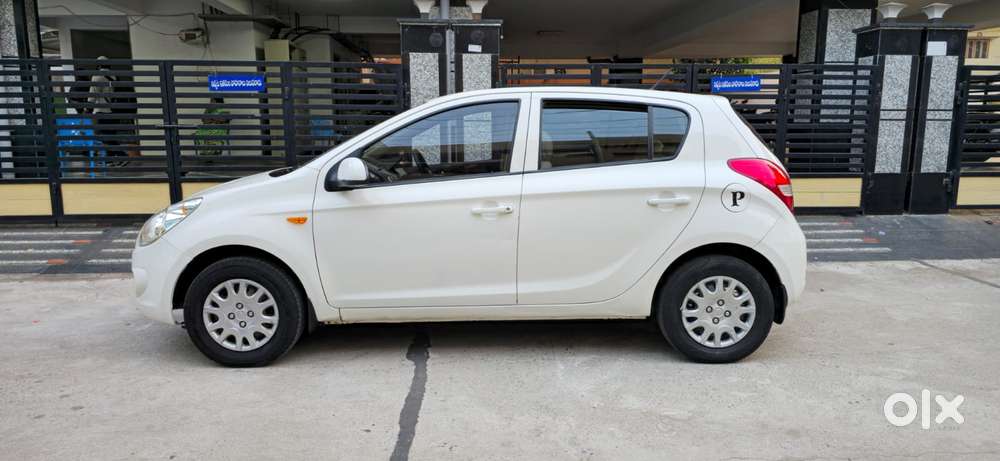 Hyundai I20 Petrol Cvt Magna Executive, 2012, Petrol