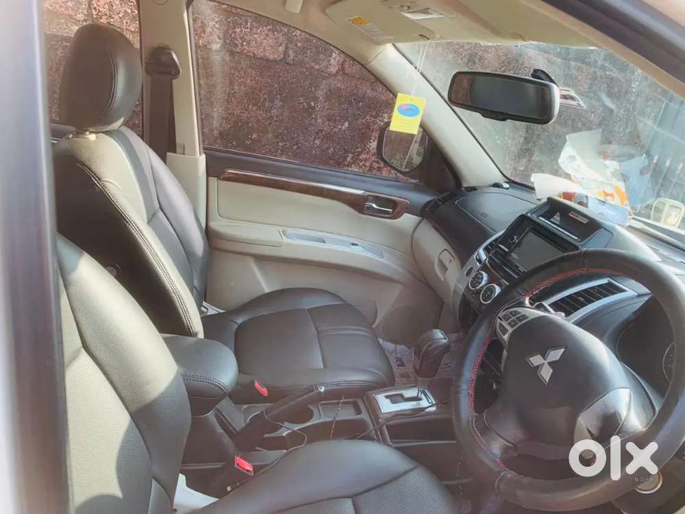 Mitsubishi Pajero Sport 2015