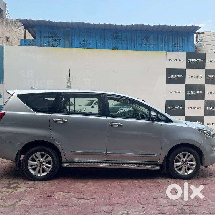 Toyota Innova Crysta 2.4 G Mt 8s, 2016, Diesel