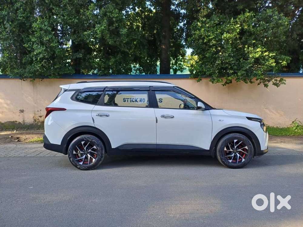 Kia Carens 1.5 Premium 7 Str, 2023, Petrol