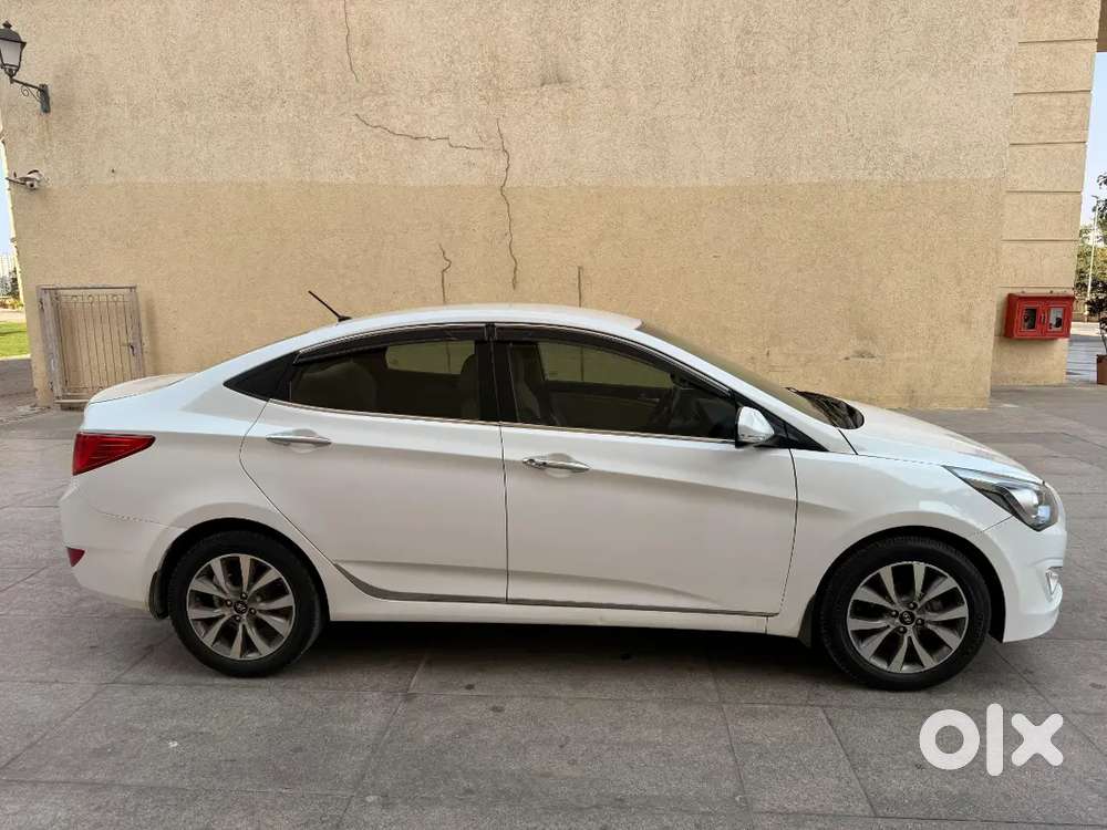 Hyundai Fluidic Verna Petrol Vip No 2727