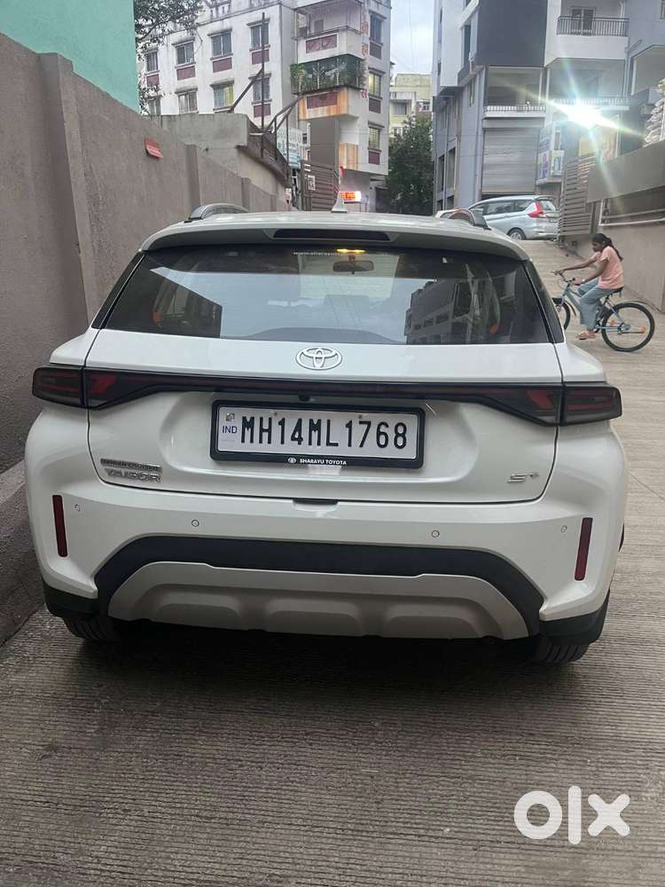 Manual Car Needs To Sell, 1 Year Old, 2nd Top Model