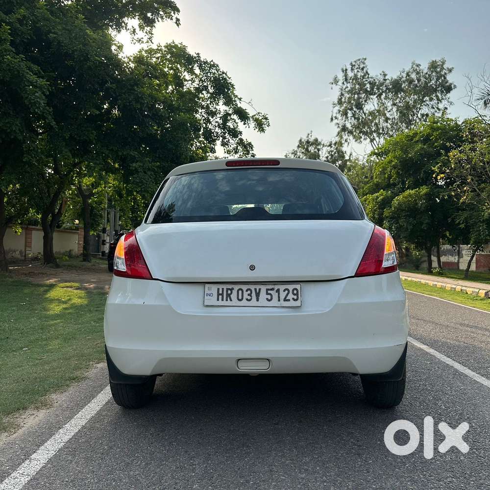Maruti Suzuki Swift Lxi Option, 2017, Petrol