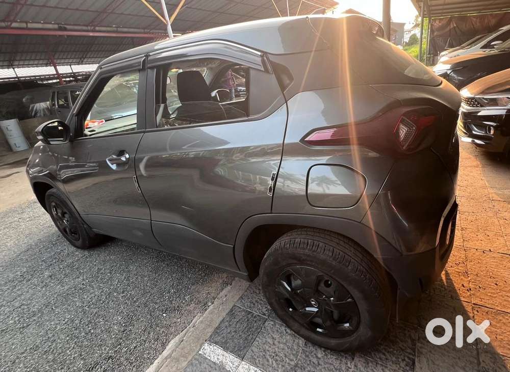 2023 Tata Punch Petrol Manual