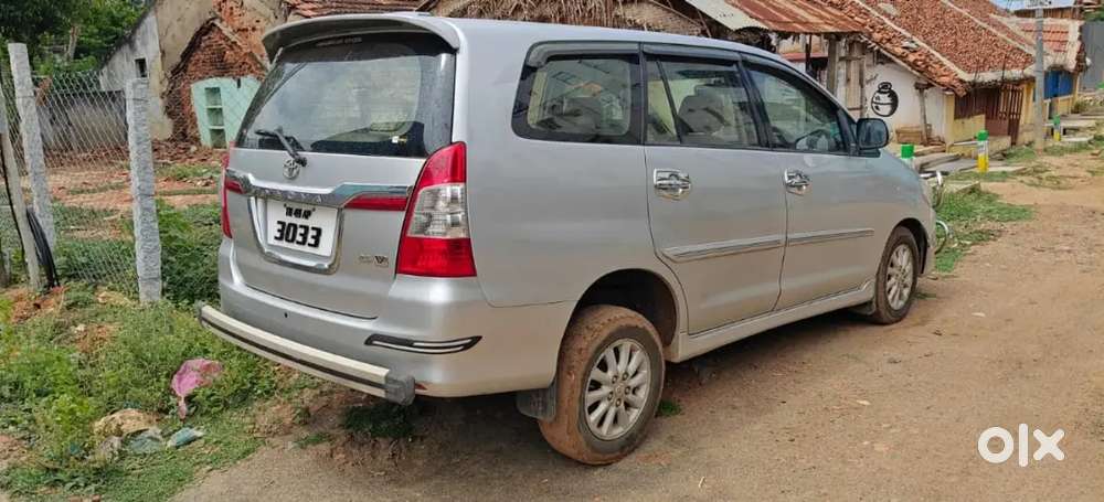 Toyota Innova 2013 Diesel 3rd Owner (showroom Service Record)
