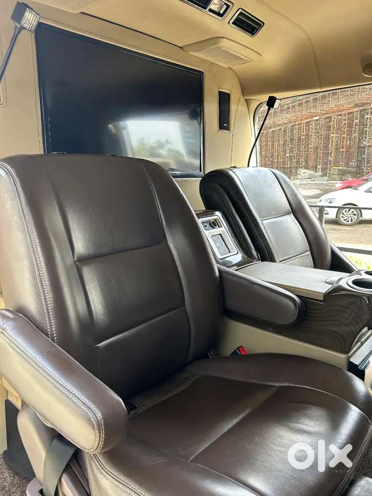 Toyota Hiace Ventury Petrol 2.7 2013