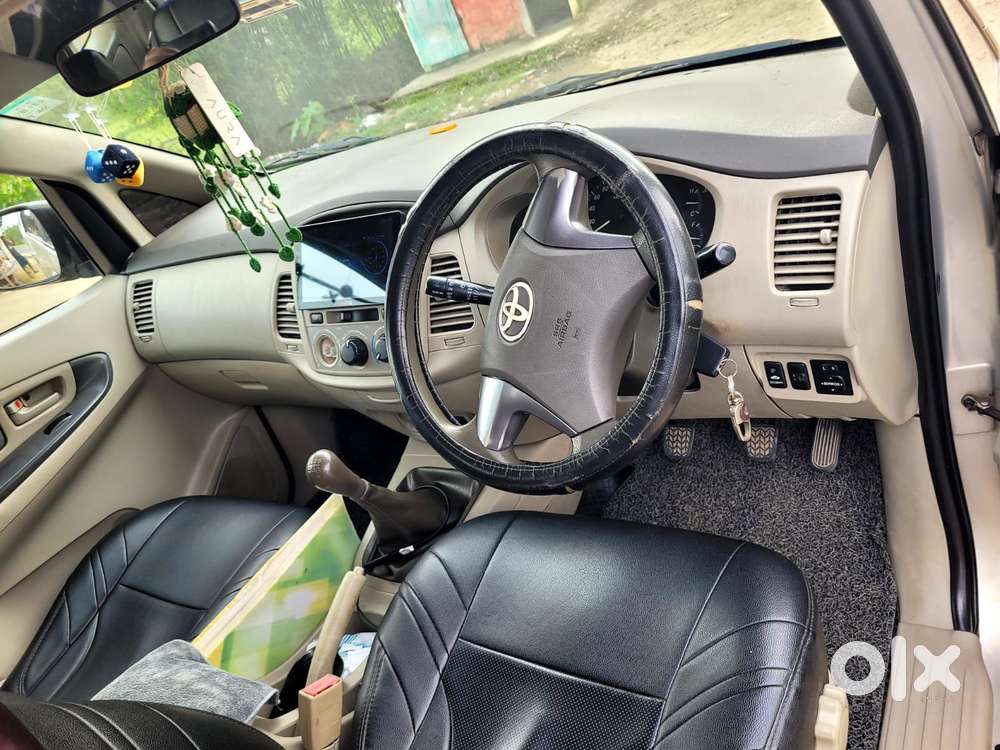 Toyota Innova 2.5 G (diesel) 8 Seater, 2014, Diesel