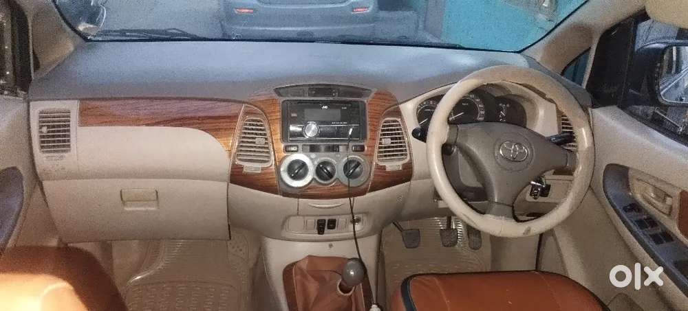 Innova 2.5g 7 Str Power Steering
