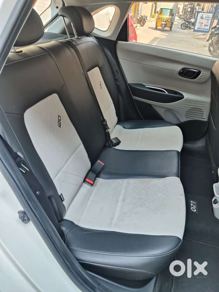 Hyundai I20 Asta (o) 1.2 Ivt, 2023, Petrol