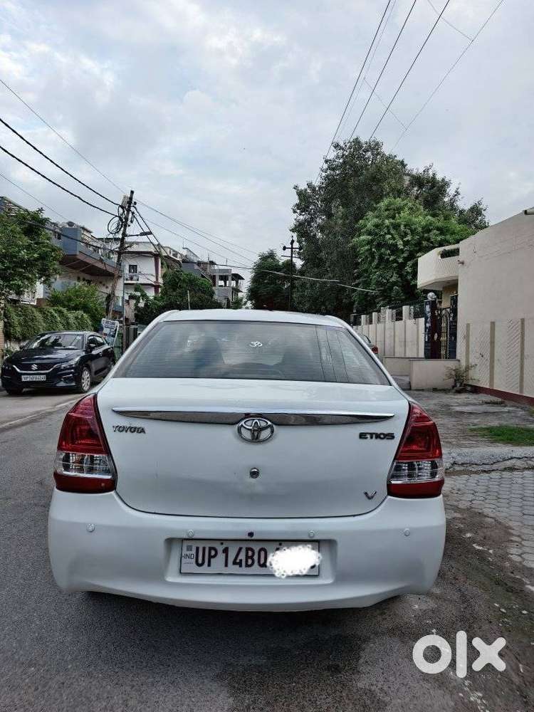 Toyota Etios V, 2012, Cng & Hybrids
