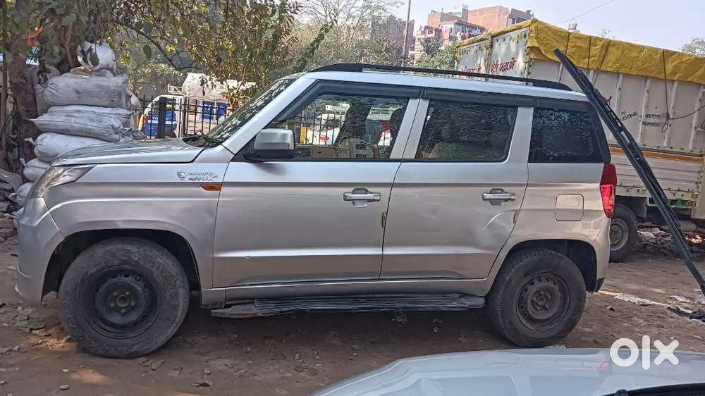Mahindra Tuv 300 T6