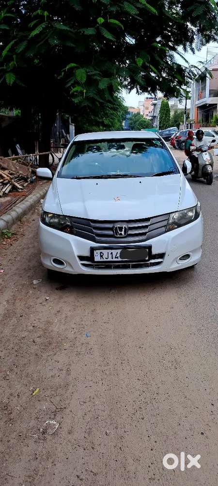 Well Maintained Car With Big Led Screen