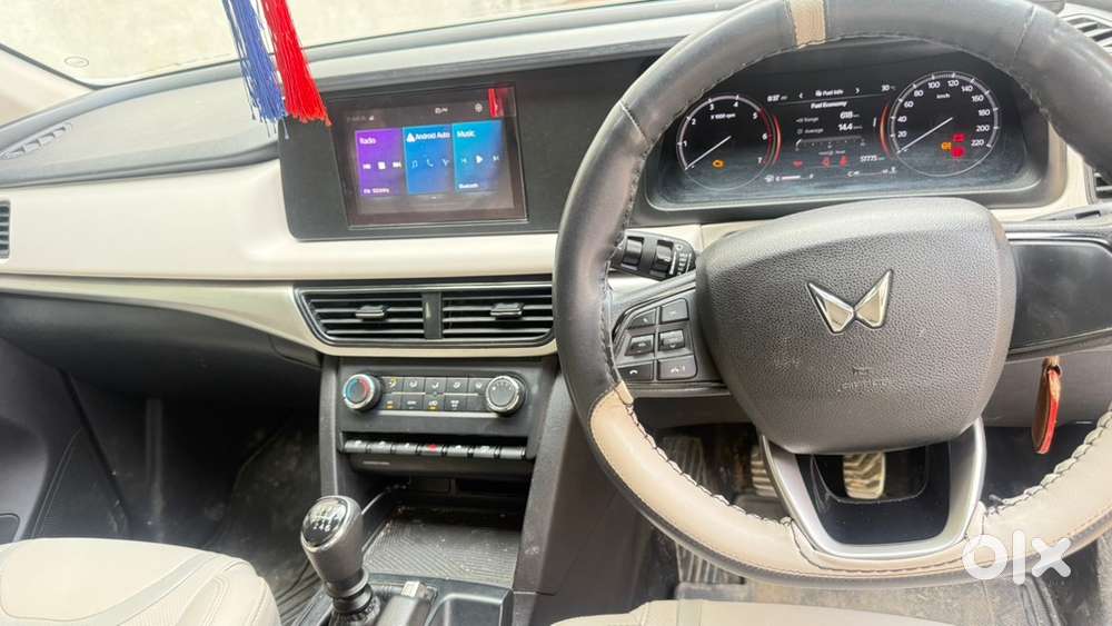 Mahindra Xuv700 Mx Base Model 7 Seater 2024 Diesel 58500 Km Driven