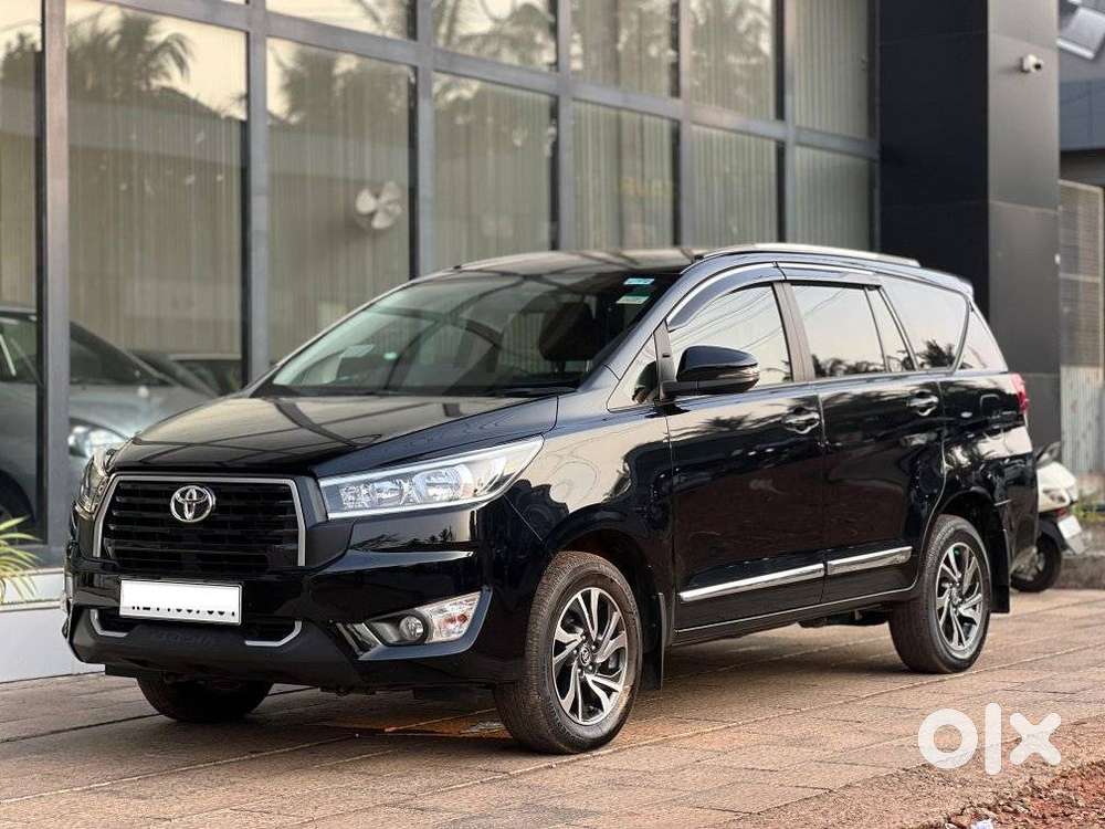 Toyota Innova Crysta 2.4 G Mt, 2025, Diesel