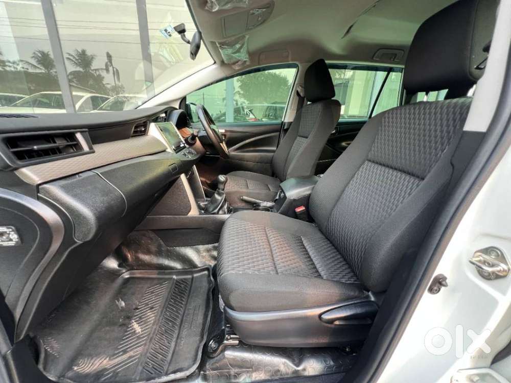 Toyota Innova Crysta 2.4 G Mt, 2022