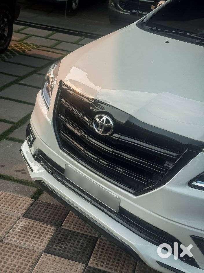 Toyota Innova 2.5 G (diesel) 8 Seater, 2015, Diesel