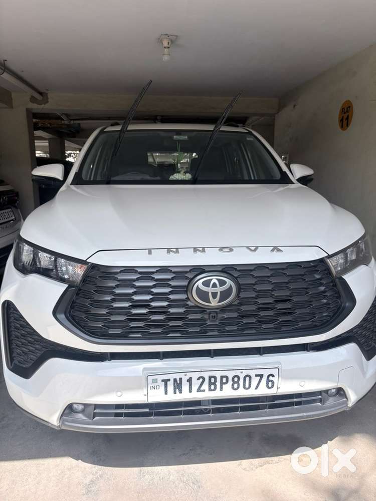 Toyota Innova Hycross 2025 Petrol