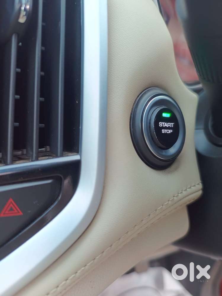 Mg Hector Plus Sharp Pro 1.5 Turbo Petrol Cvt 6 Str Dual Tone, 2022,..