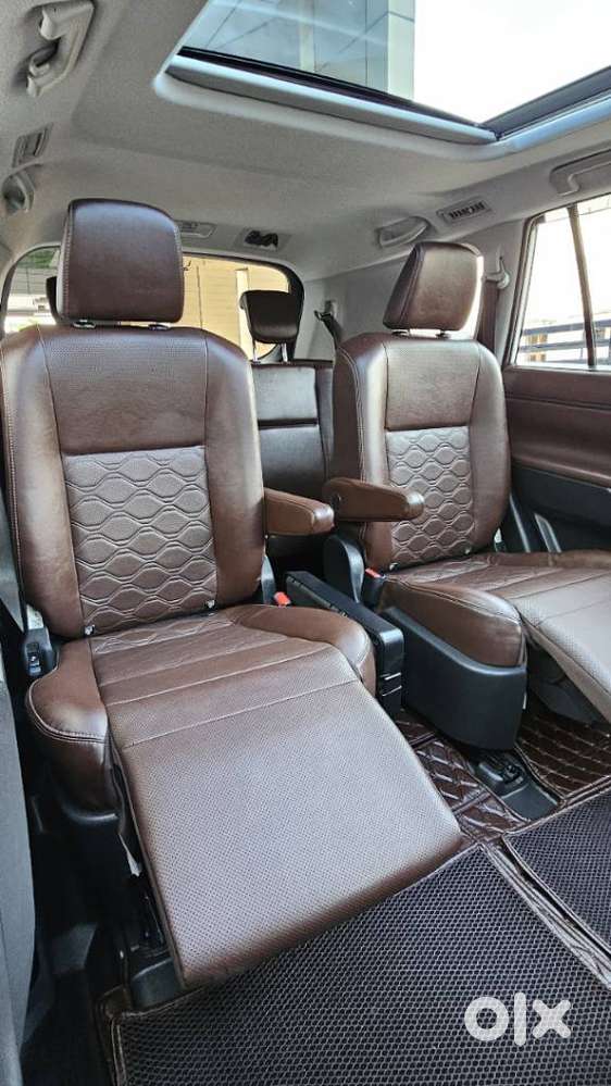 Toyota Innova Hycross 2.0 Zx (o) Hybrid 7 Str, 2025, Petrol
