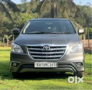Toyota Innova (2012)